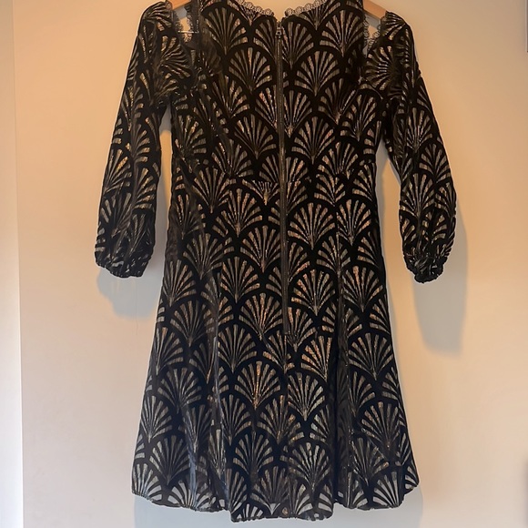 Alice + Olivia Arla Cold Shoulder Velvet Cutout Dress - Picture 5 of 12